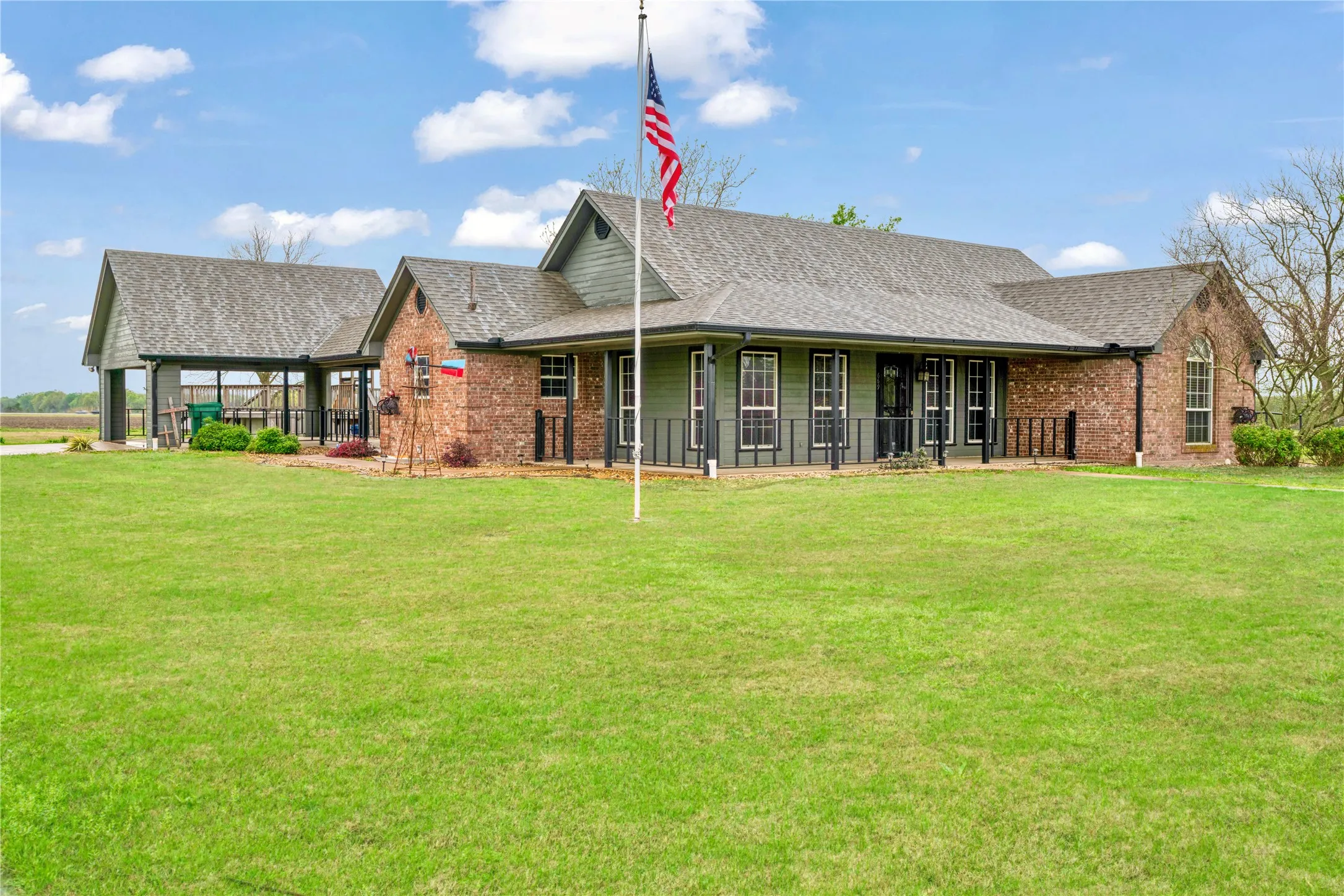 669 Clarksdale Street, Deport, TX 75435