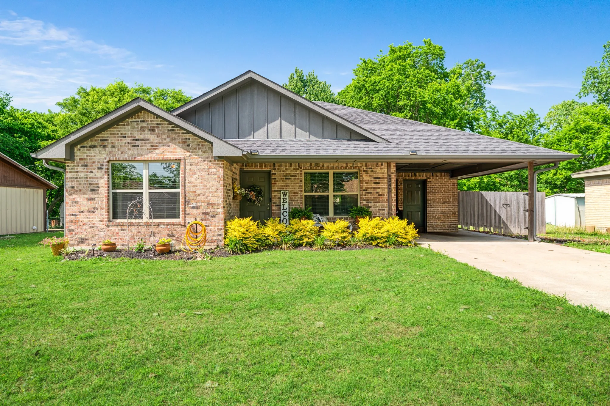 240 Elizabeth Lane, Blossom, TX 75416