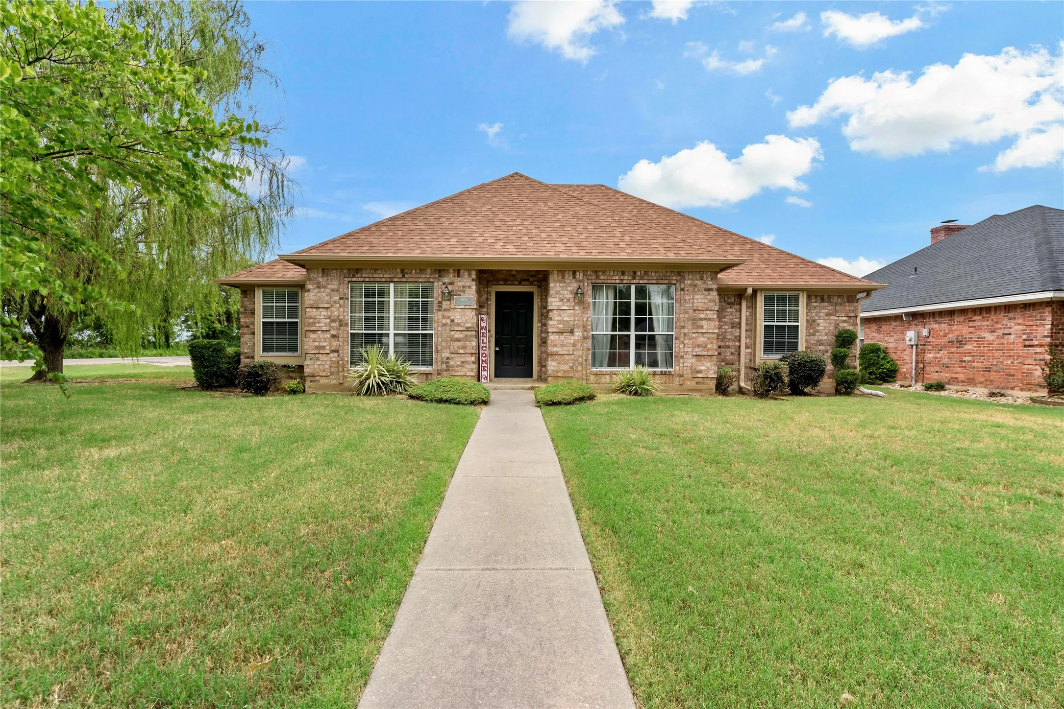 3605 Brownwood Drive, Paris, TX 75462