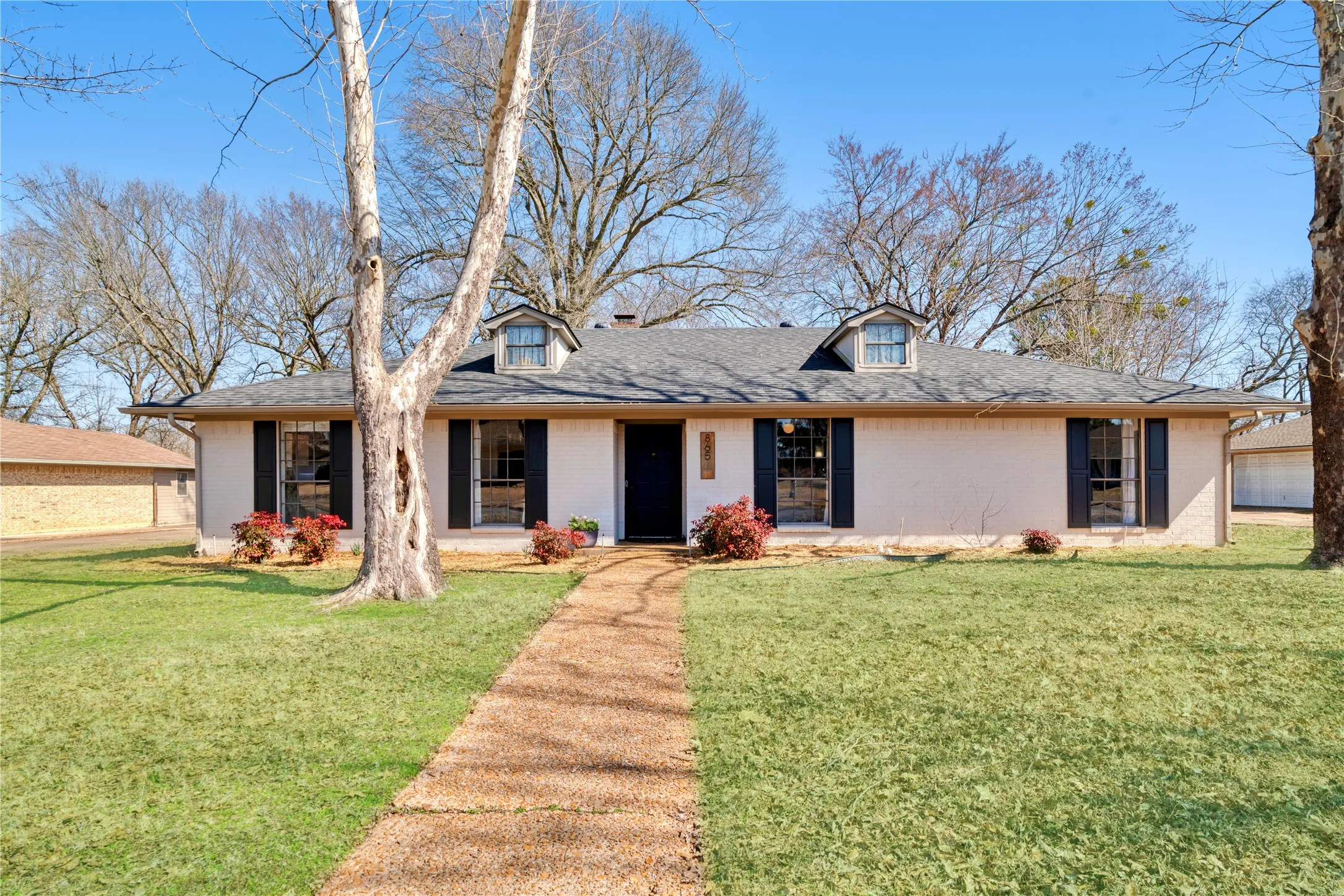 865 42nd Street SE, Paris, TX 75460